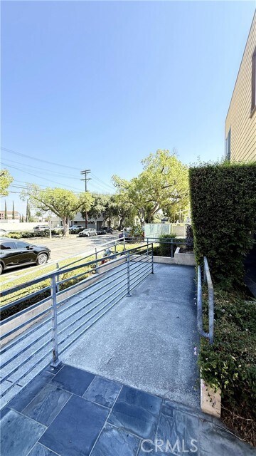 Foto del edificio - 41 N Oak Ave