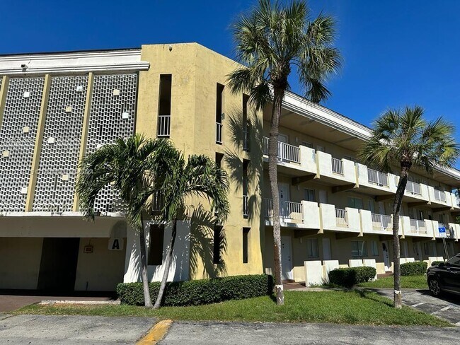 Building Photo - 7713 SW 88th St