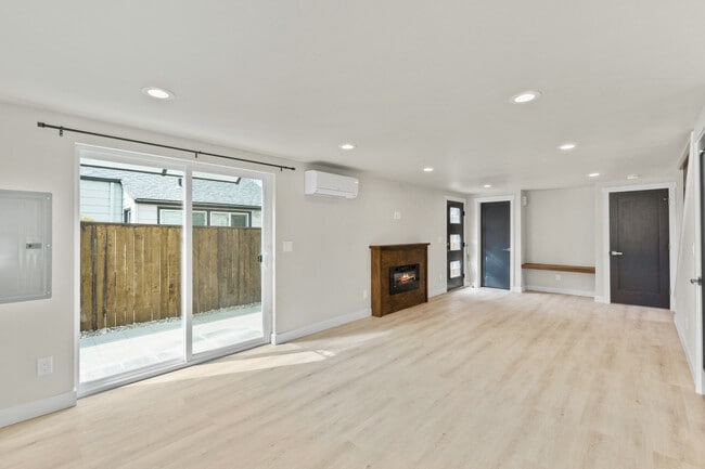 Building Photo - 14340 Ashworth Ave N