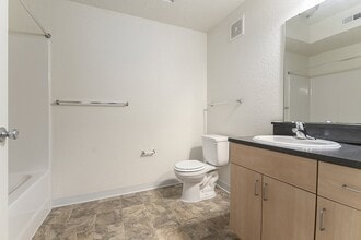 Building Photo - Lynbrook Apartments and Townhomes