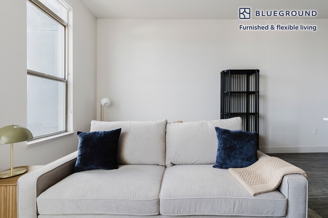 Building Photo - 3645 Haven Ave