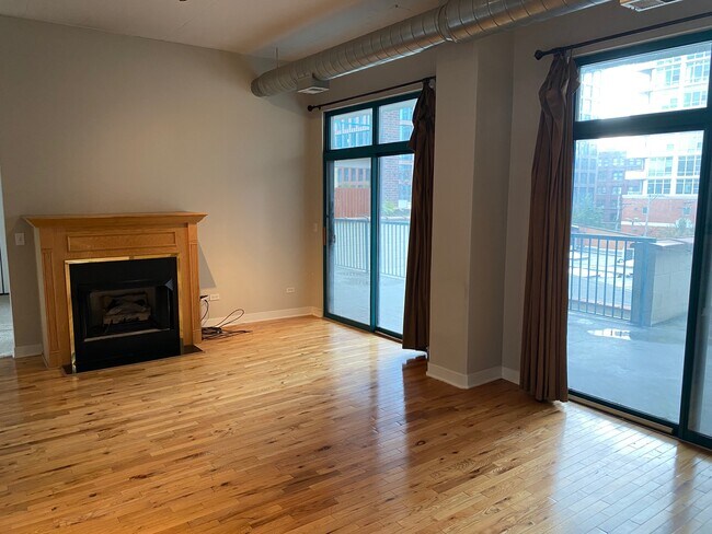 Building Photo - 910 W Madison St