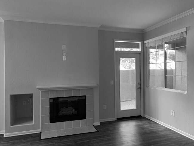 Building Photo - 10904 Evening Creek Dr E