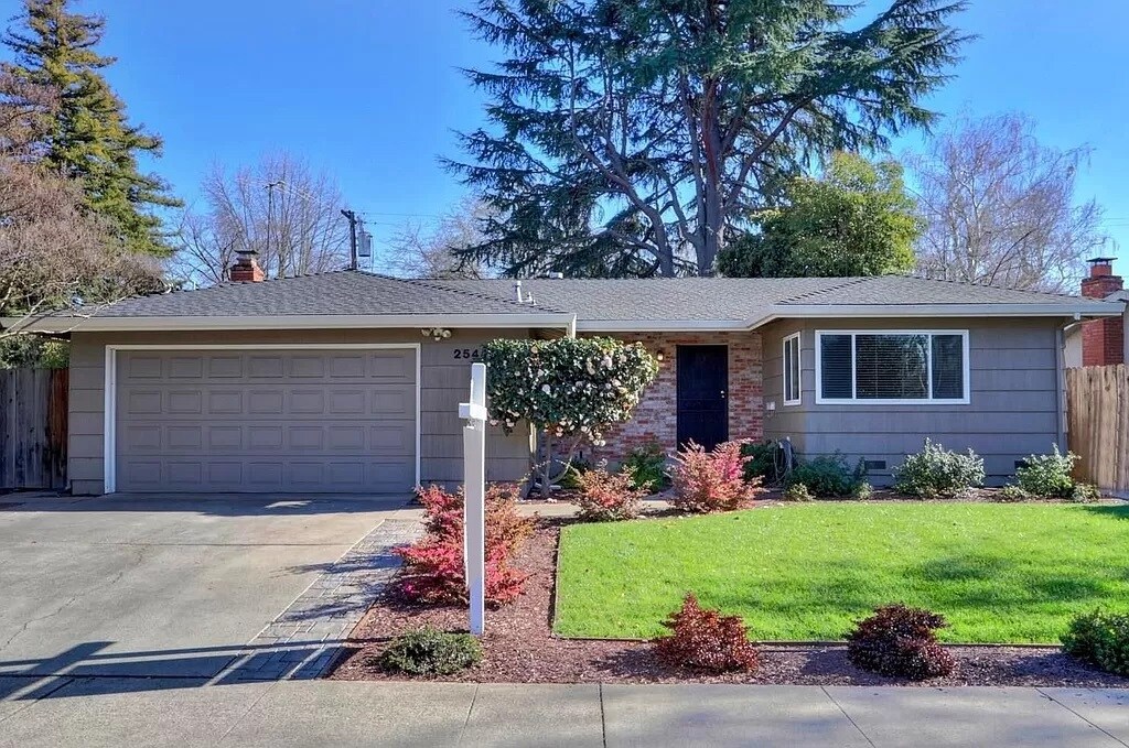 Primary Photo - 3022 Crystal Creek Dr