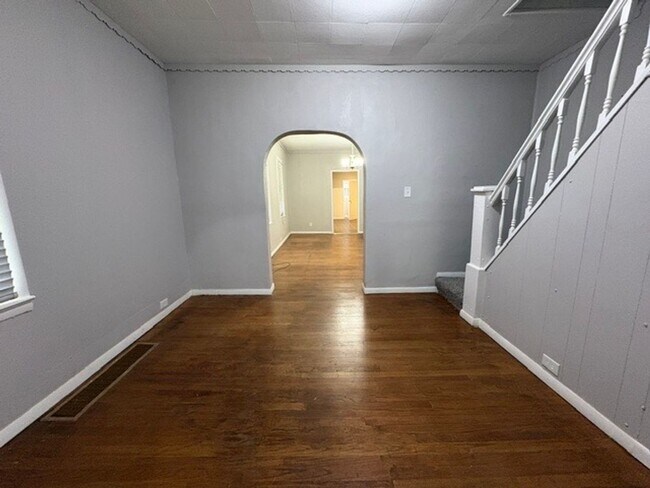 Foto del edificio - 3666 E 57th St