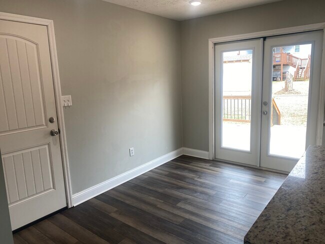 Building Photo - 5167 Ponderosa Farm Rd