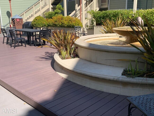 Foto del edificio - 2 br, 2 bath House - 988 Fulton St. #327