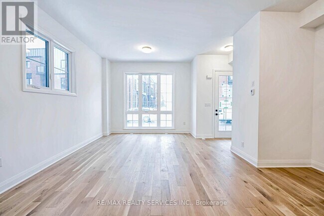 Photo du bâtiment - 35 Alton Cres