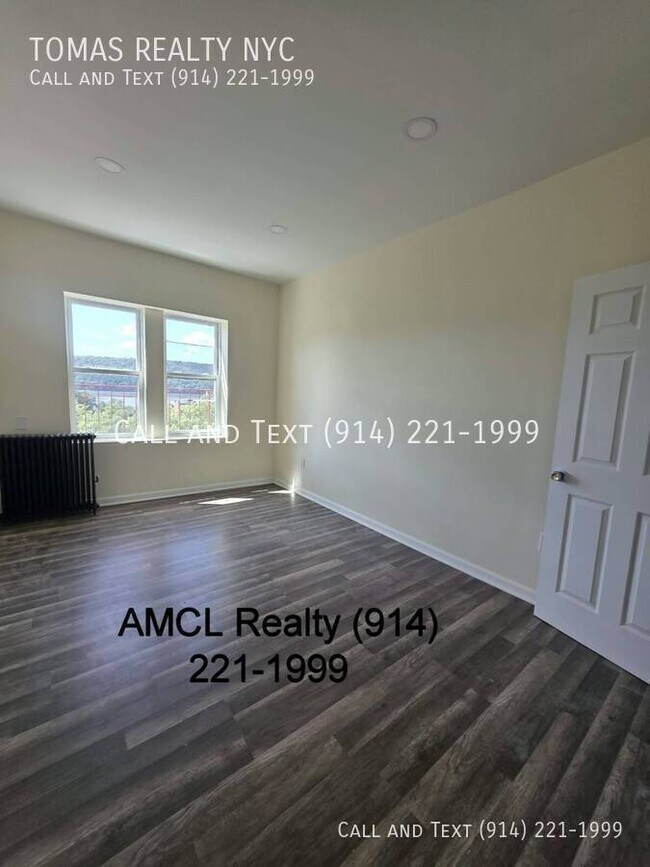 Building Photo - 369 Warburton Ave