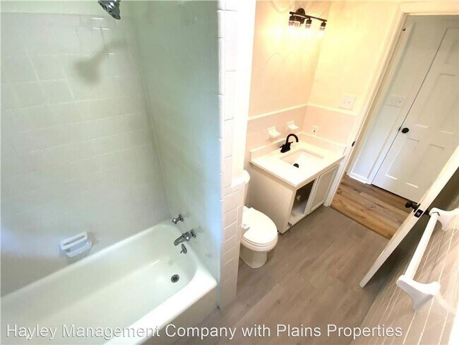 Building Photo - 3 br, 2 bath House - 703 Green