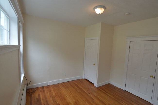 Building Photo - 318 Fuller St