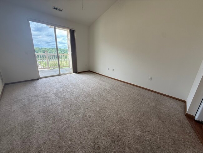 Building Photo - 5831 Lupine Ln