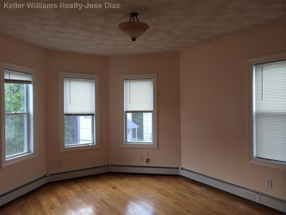Building Photo - 48 Woodbine St