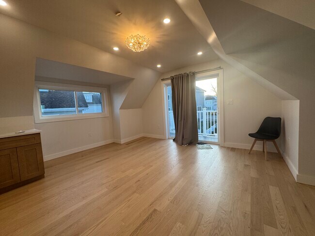 Foto del edificio - 12 Sewall Ave