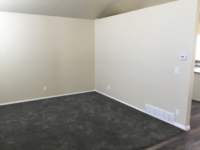 Building Photo - 2255 Allison Way