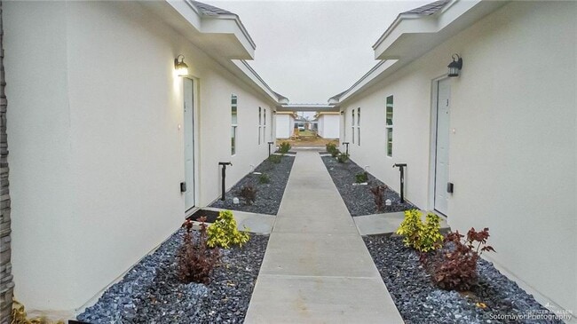 Foto del edificio - 15 Quail Ave