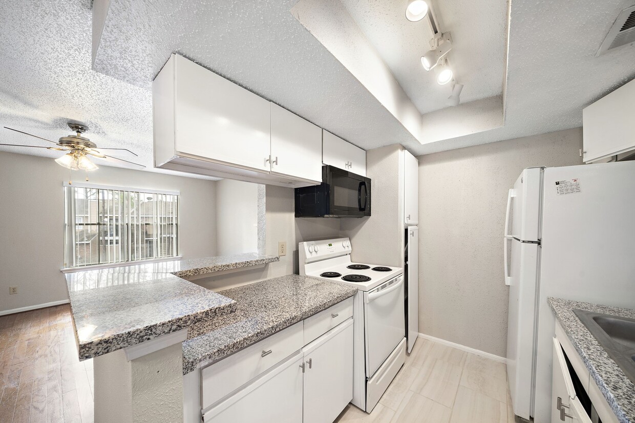 Building Photo - 7402 Alabonson Rd