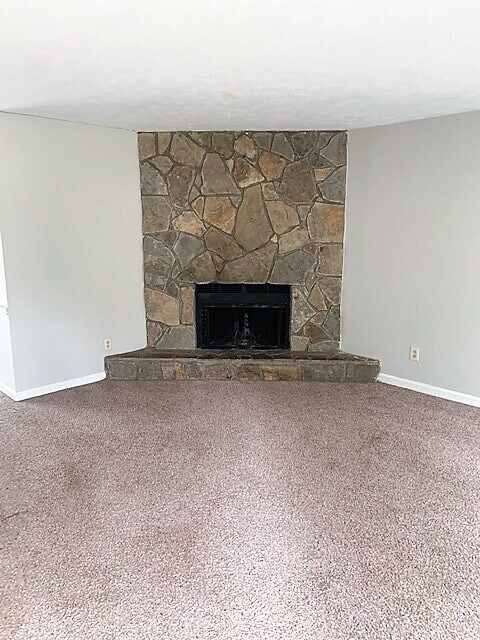 Building Photo - Charming 3 Bedroom 2 Bath Ranch!