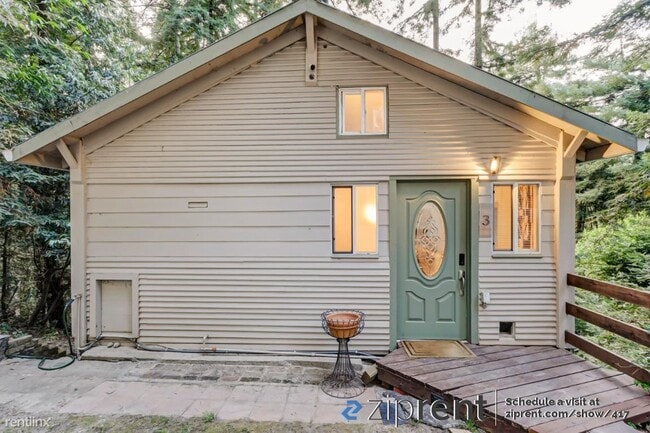 Foto del edificio - 1 br, 1.5 bath Triplex - 17363 Park Ave, G...