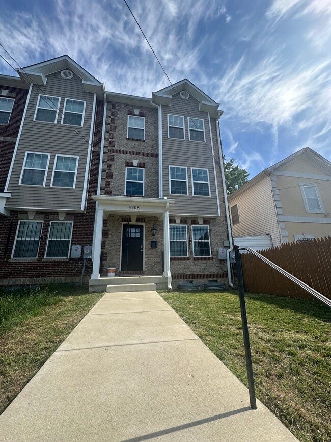Photo - 4908 D St SE Townhome