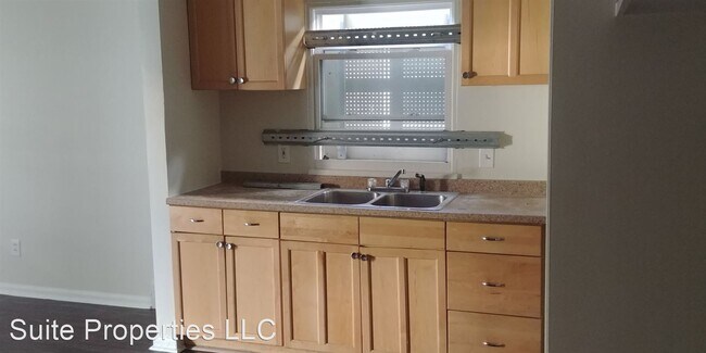 Building Photo - 3 br, 1 bath House - 17693 Greenview St.