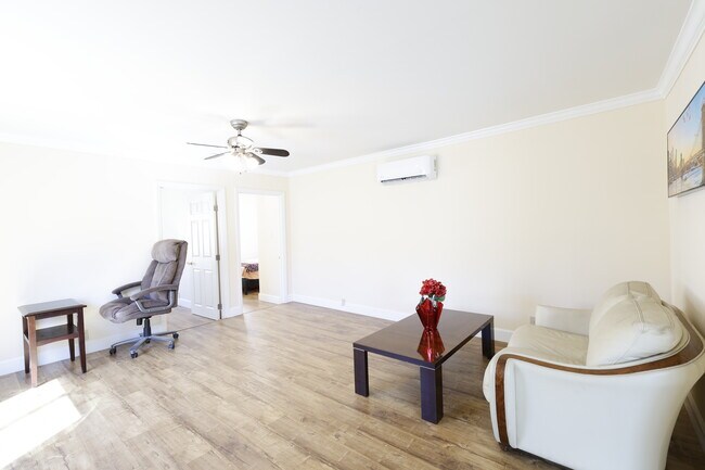 Foto del edificio - 18621 Bryant St