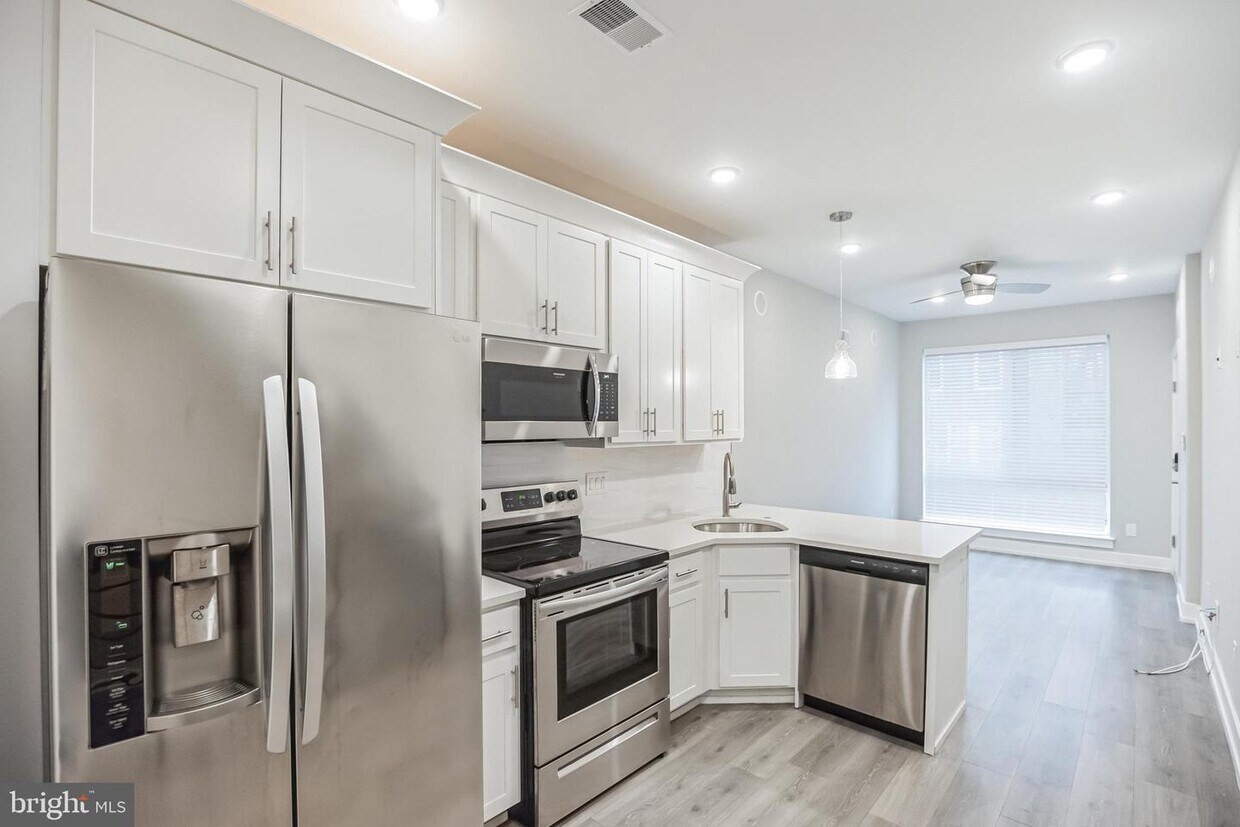 2535 N Howard St Unit A, Philadelphia, PA 19133 Room for Rent in