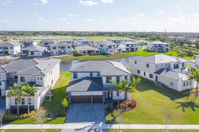 Foto del edificio - 10910 Moore Dr