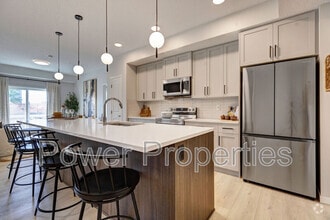 Building Photo - 550-2550 Belmont Heath SW