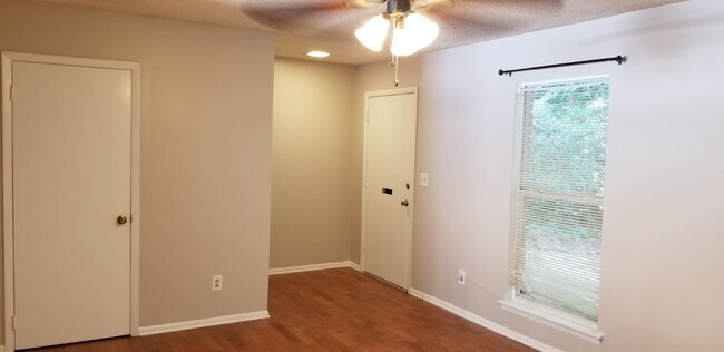 Foto del edificio - 7321 Cardigan Cir
