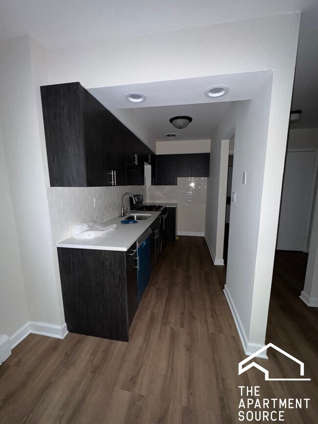 Foto del edificio - 5917 N Kenmore Ave