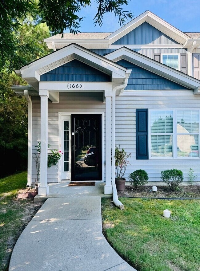 Building Photo - 1665 Quail Cir