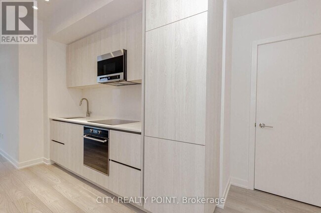 Building Photo - 120 Broadway Ave