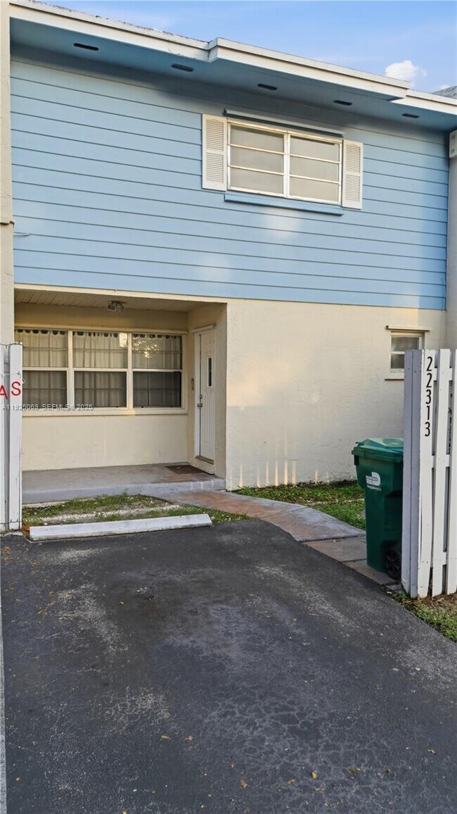 Foto del edificio - 22313 SW 103rd Ct