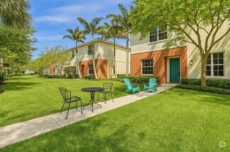 Building Photo - 152 SW 7th Ct