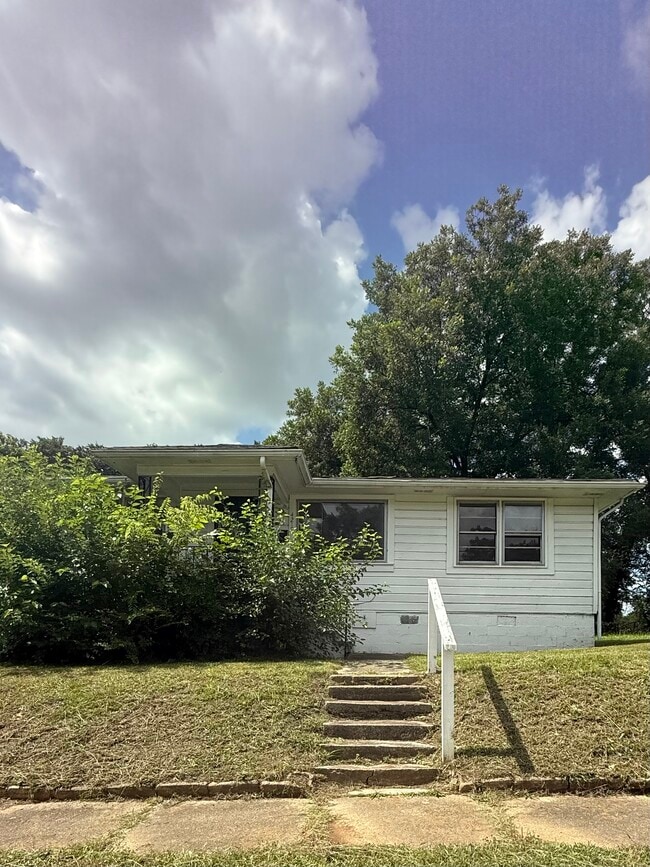 Building Photo - 4217 43rd Ave N