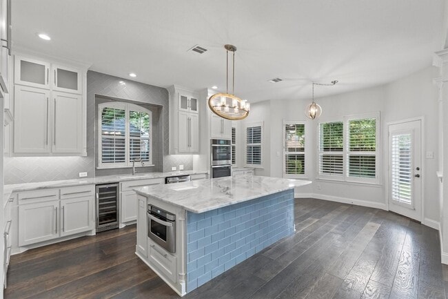 Foto del edificio - 821 High Willow Dr