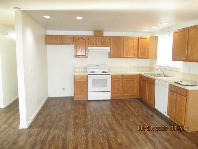 Building Photo - 650 Joette Dr
