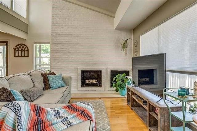 Foto del edificio - 5934 Sandhurst Ln