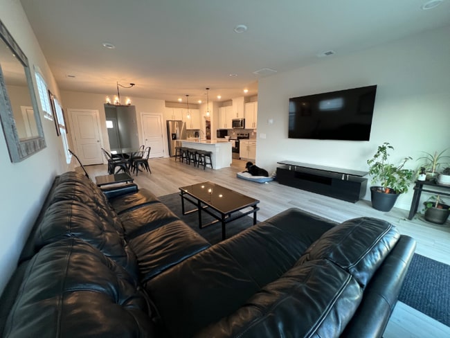Building Photo - 4256 Skyridge Dr