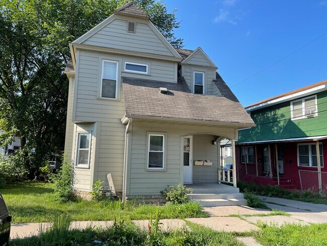 Building Photo - 2211 5th Ave N