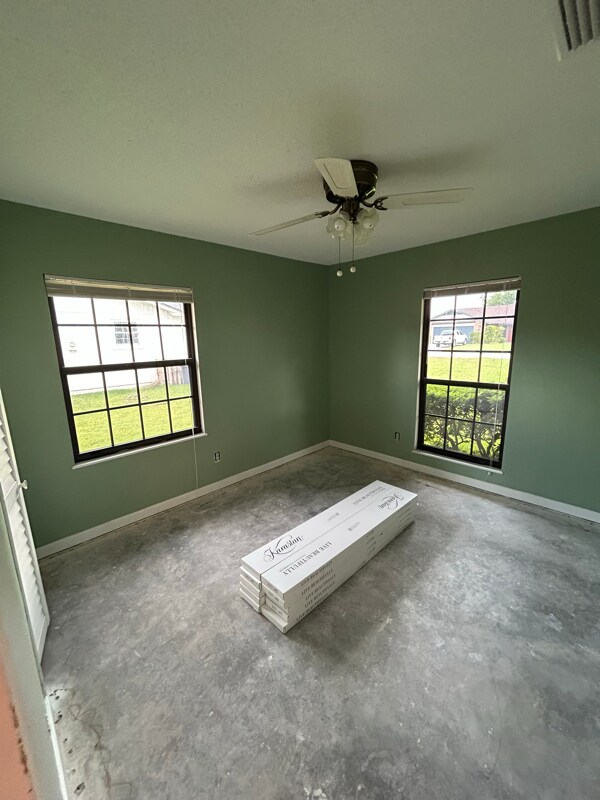 Foto del edificio - 4227 Seabreeze Dr