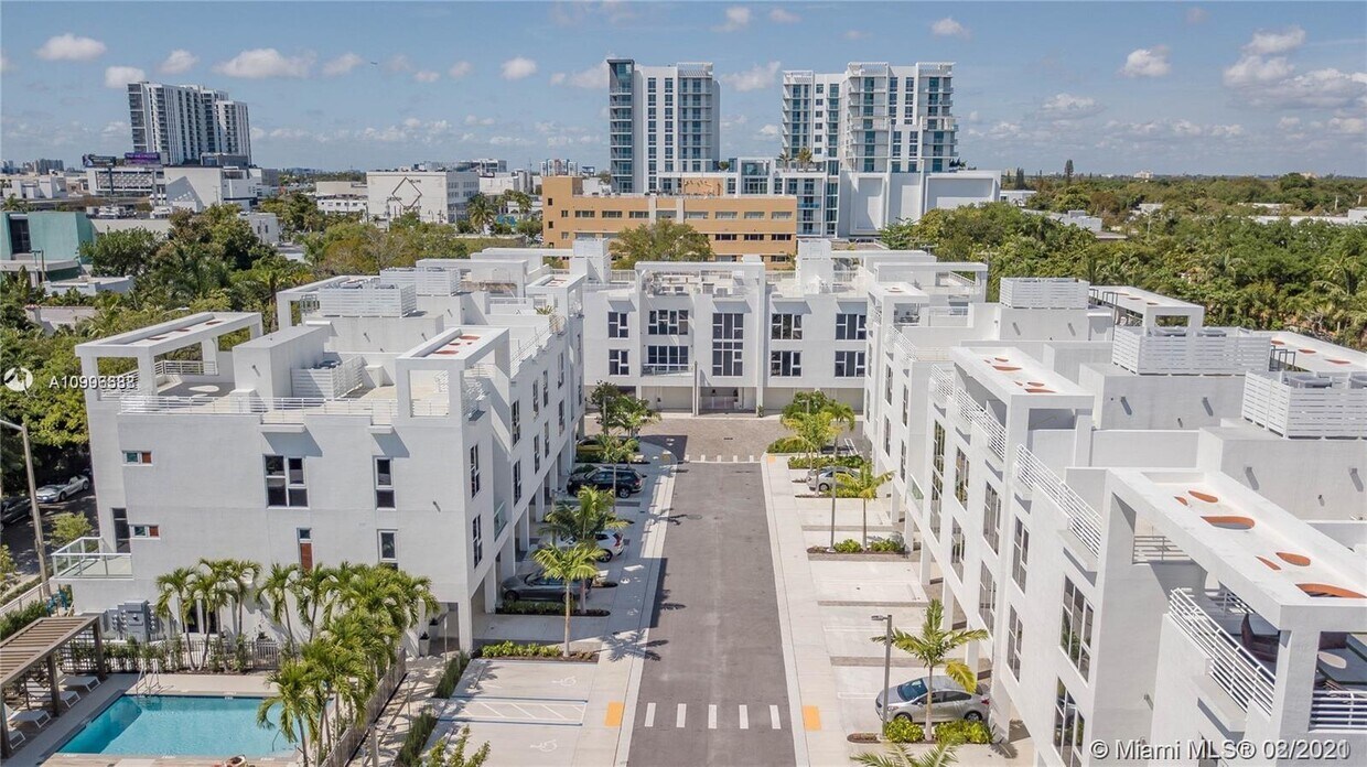 Foto principal - 446 NE 39th St