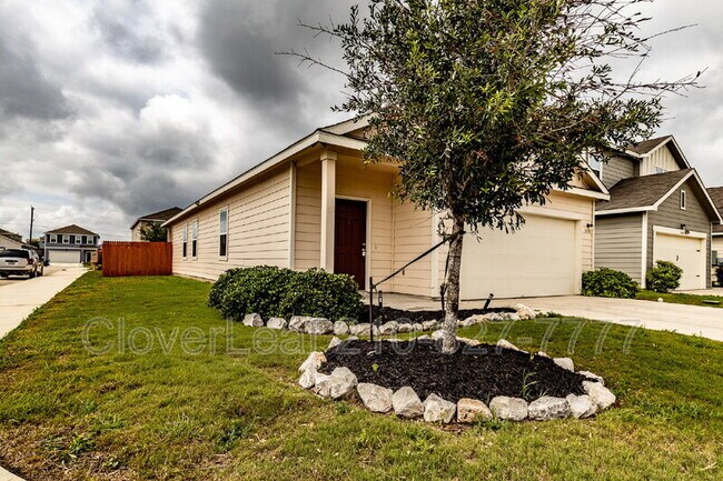 Foto del edificio - 5334 Hickory Pl