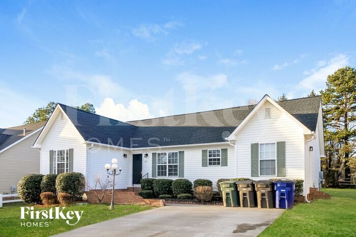 Foto principal - 125 Meghan Elizabeth Ln