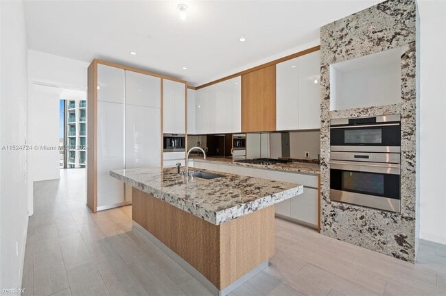 Foto del edificio - 3 br, 3.5 bath Condo - 2821 S Bayshore Dr ...