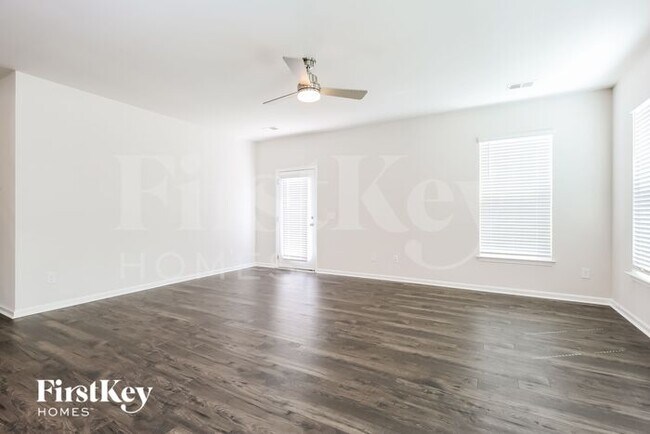 Foto del edificio - 446 Yoshino Cherry Dr