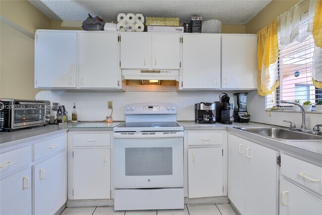 Foto del edificio - 6041 W 24th Ave