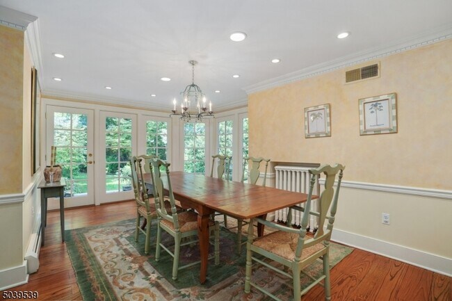 Building Photo - 37 Pine Grove Ave