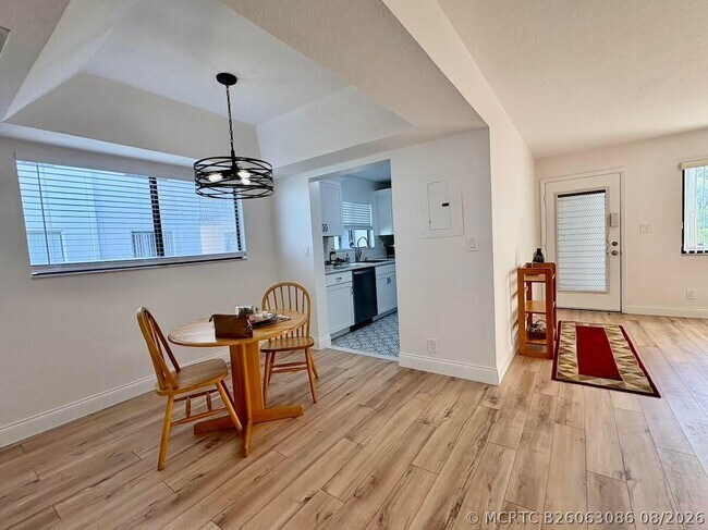 Building Photo - 15091 Ashland Cir